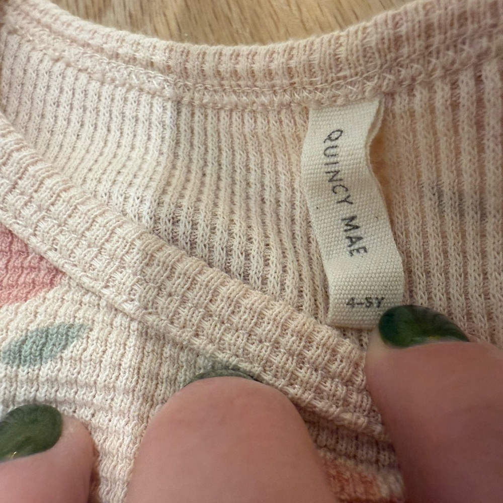Quincy Mae Pastel Knit girls dress with pink flowers with shorts 4-5 years - Picture 2 of 4